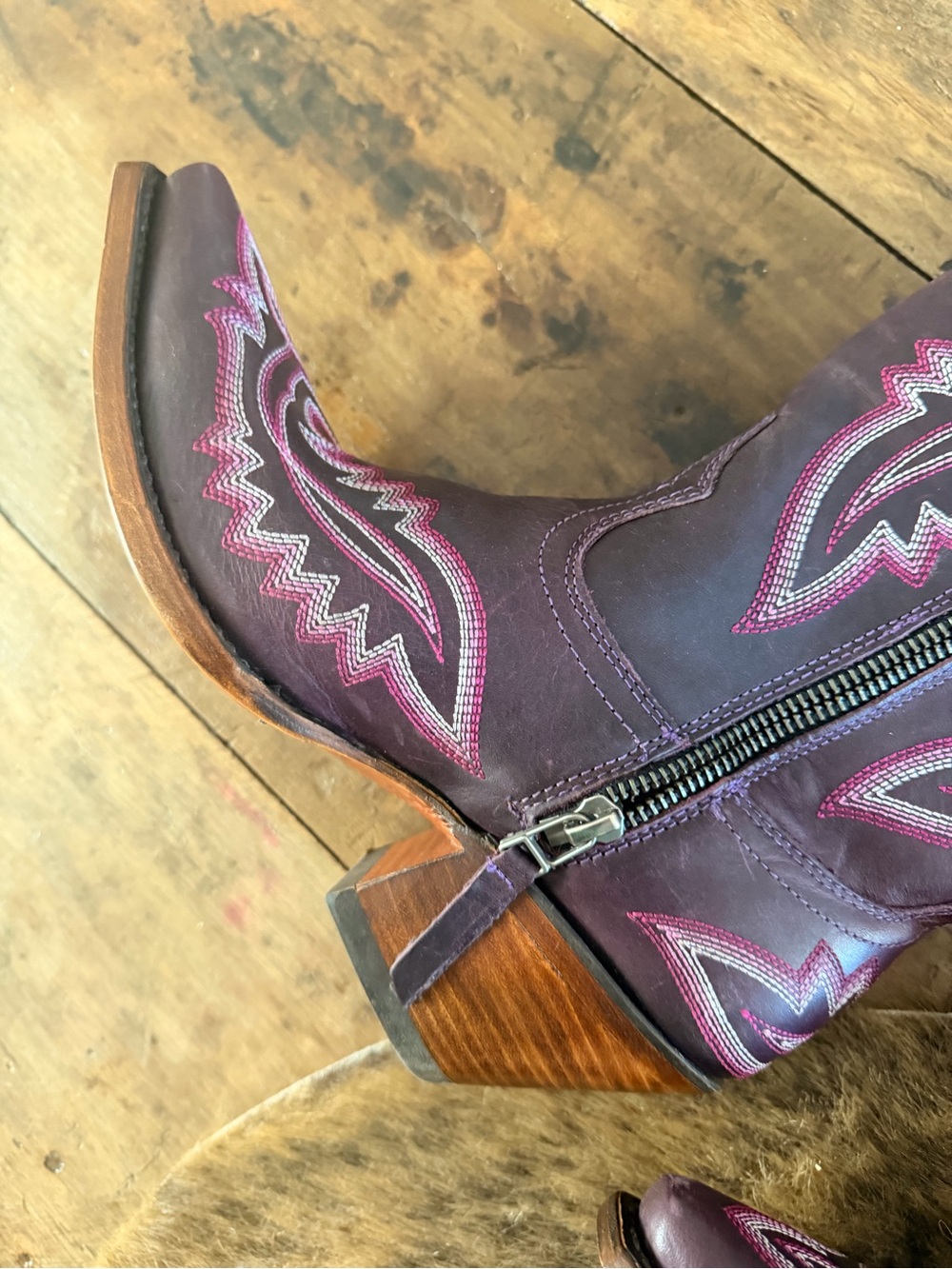 ARIAT WOMENS DEEP PURPLE CASANOVA BOOTS sz 7 - Picture 4 of 7